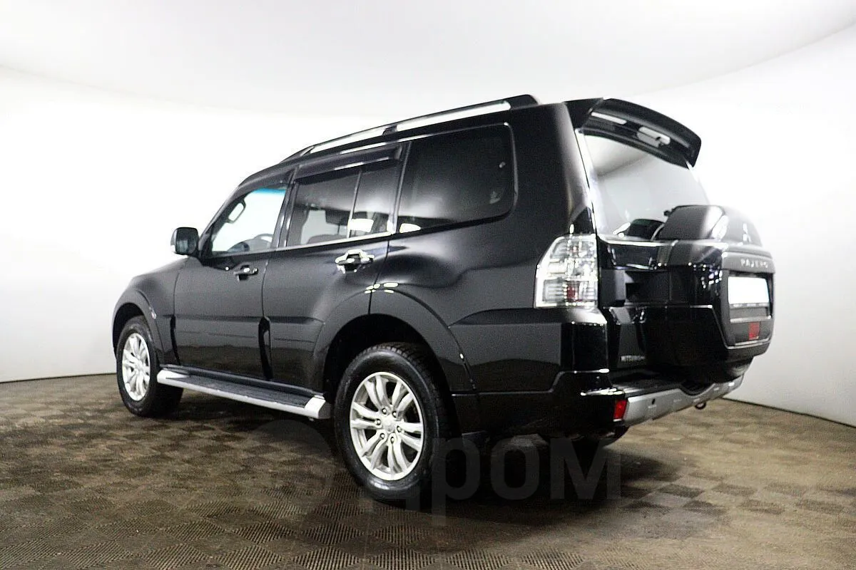 Mitsubishi Pajero Image 7